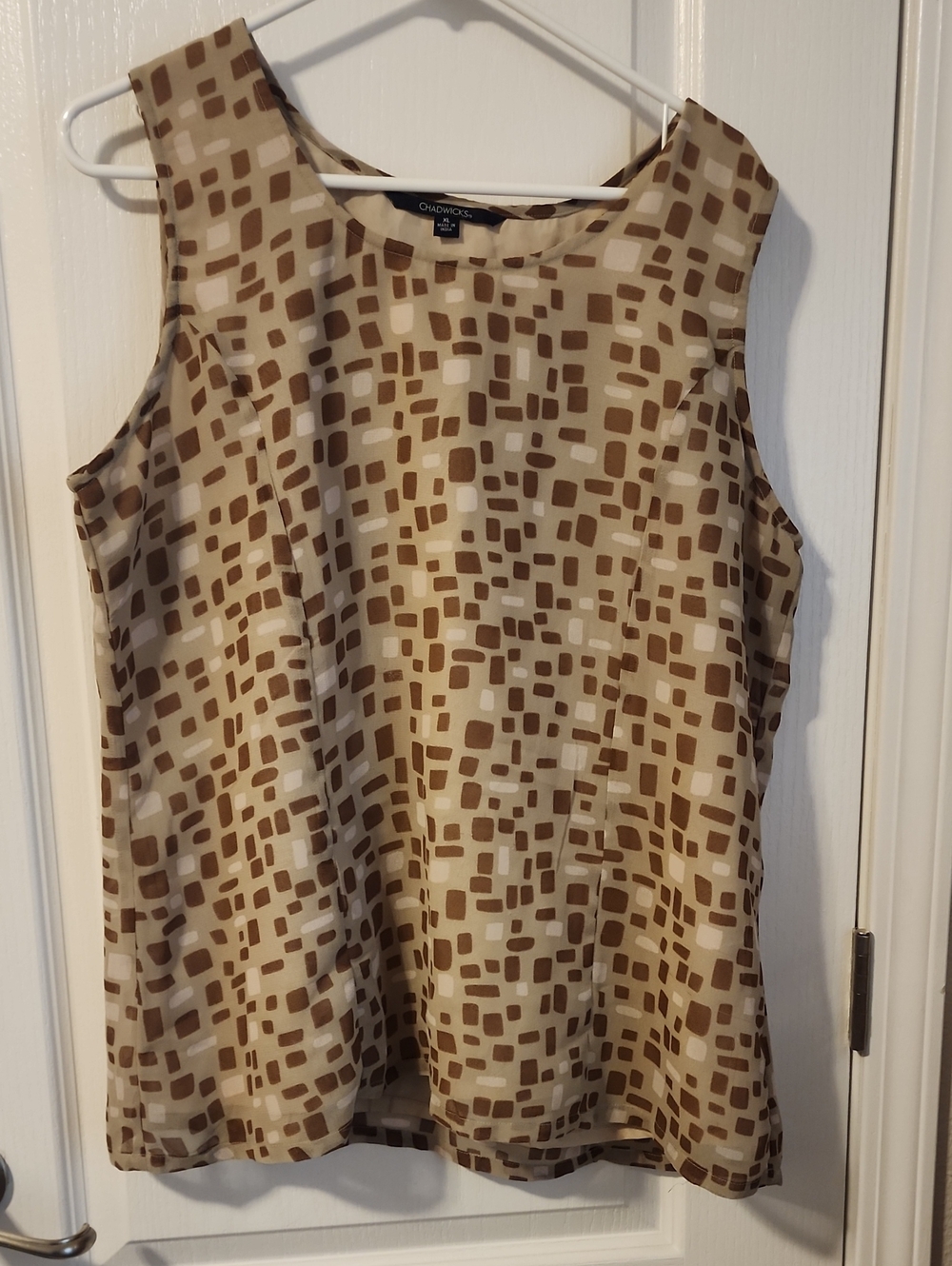 Chadwicks Neutral Geometric Sleeveless Camisole